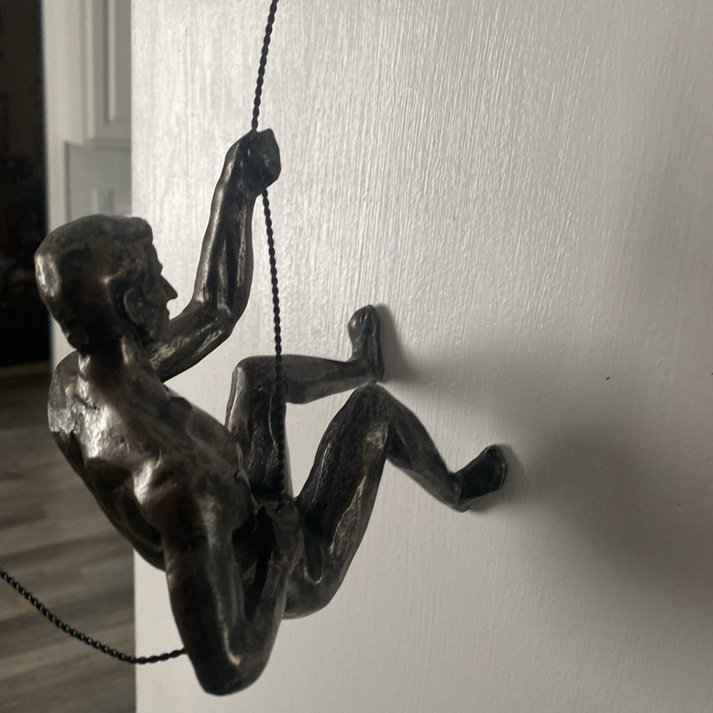 Modern Hanging Wall Figurines 'The Alpinist', Retro Stylish Resin Statue