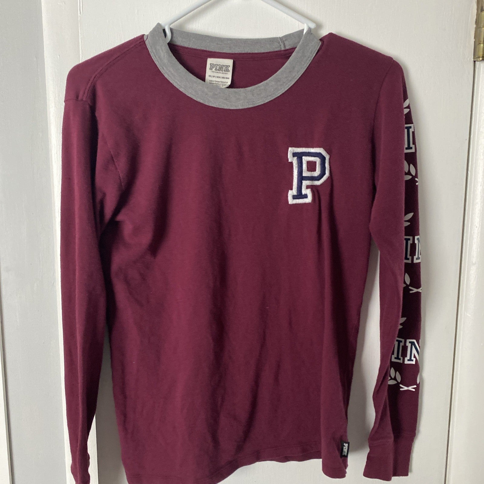 VICTORIAS SECRET PINK CAMPUS LONG SLEEVE TEE TOP loose fit XS. D-13