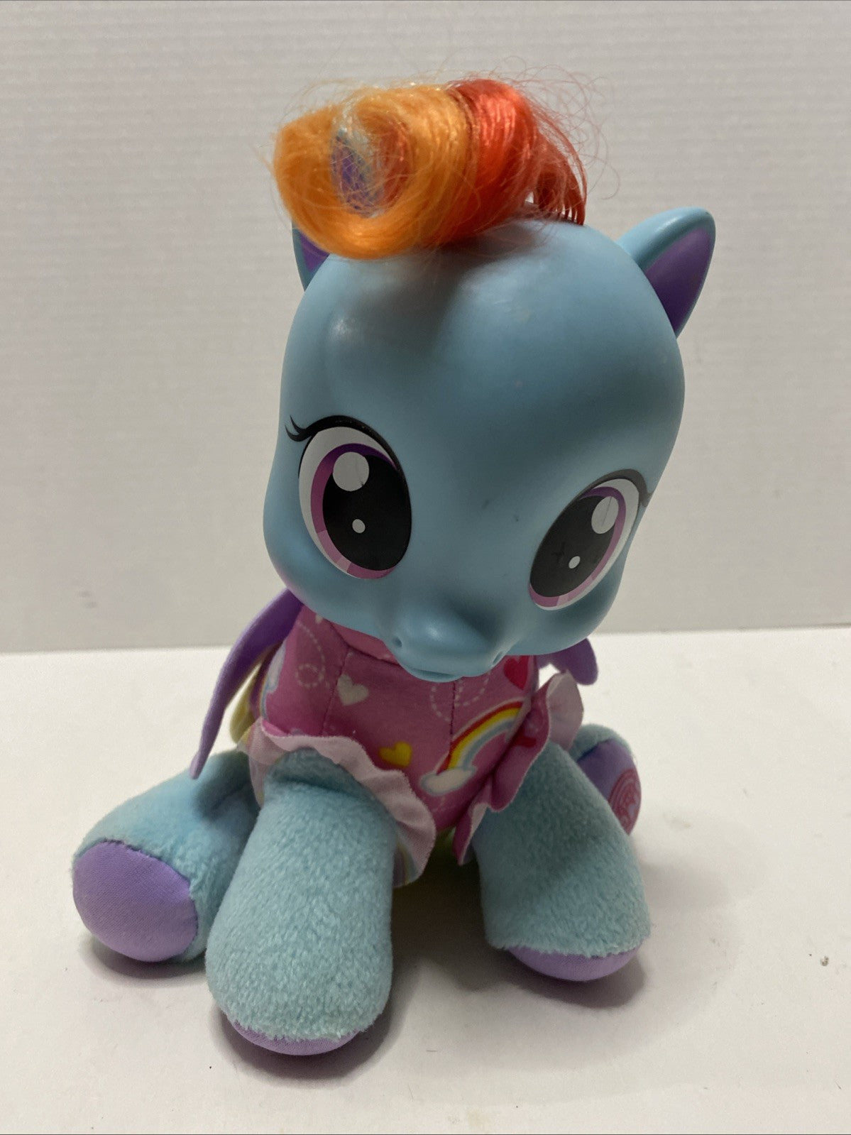 Hasbro My Little Pony Talking Rainbow Dash Sleepy Baby Soft Flying Horse Toy