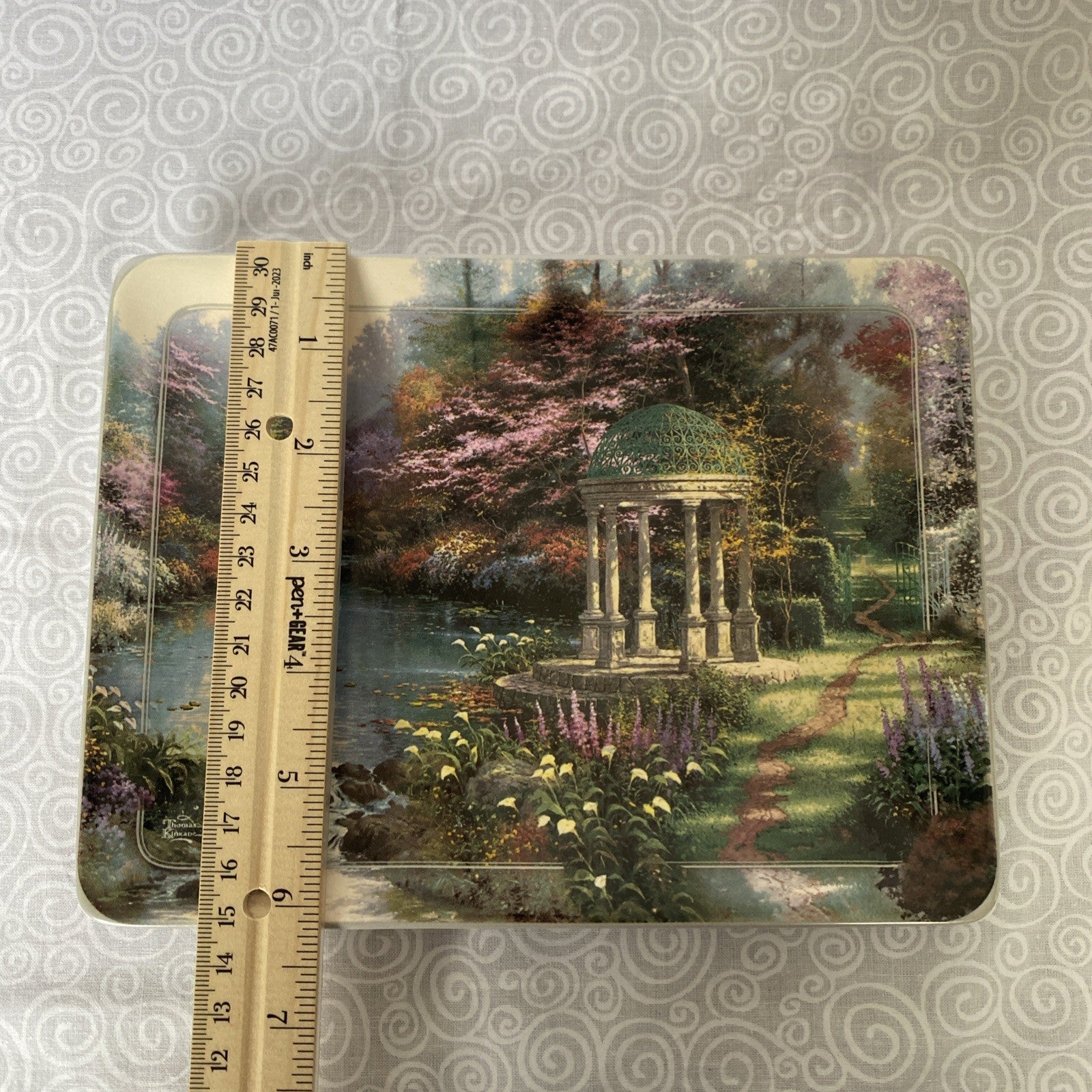 Thomas Kincade 1998 “The Garden Of Prayer” Collectors Plate Bradford Exchange 