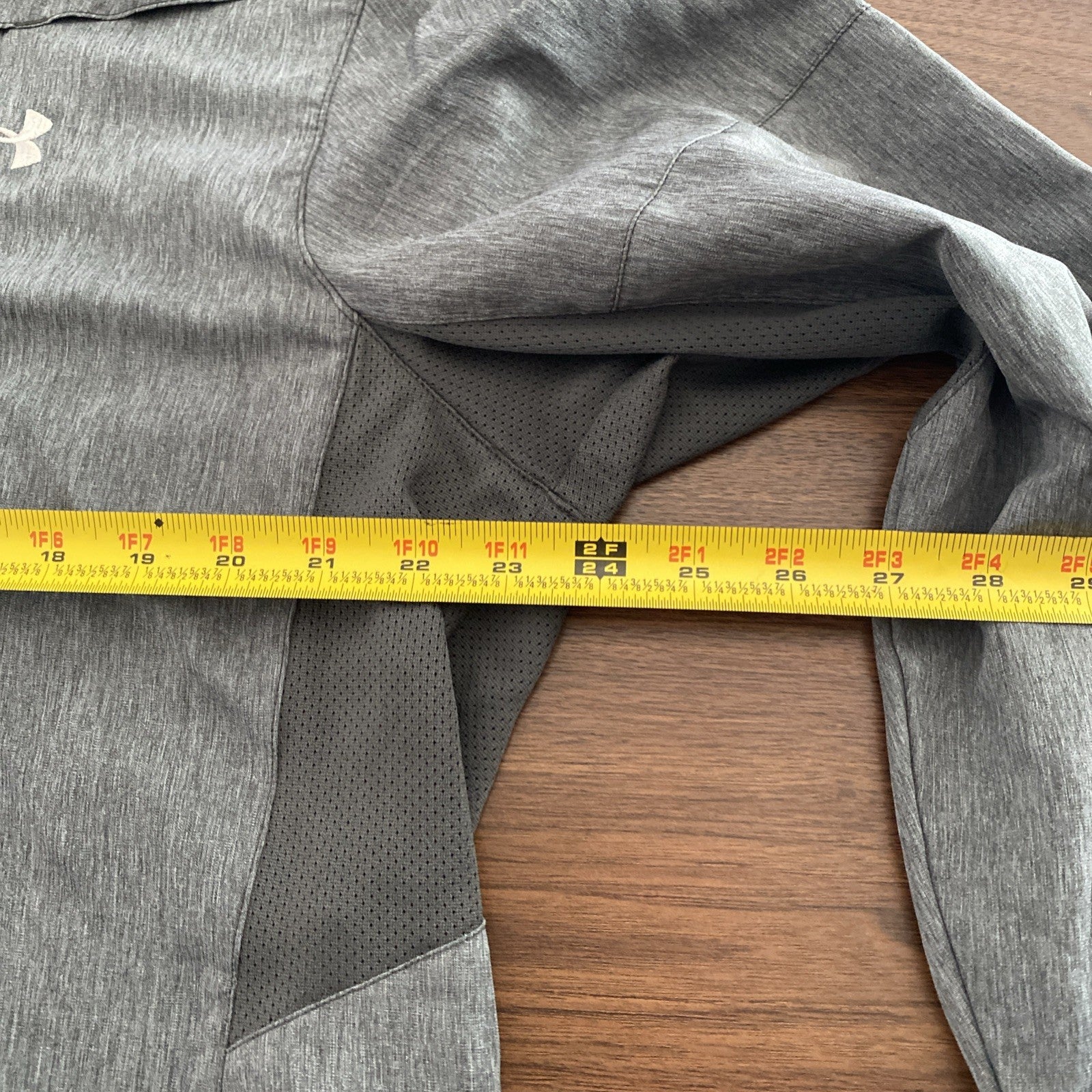 Under Armour extra-large men’s full button up long sleeve gray shirt