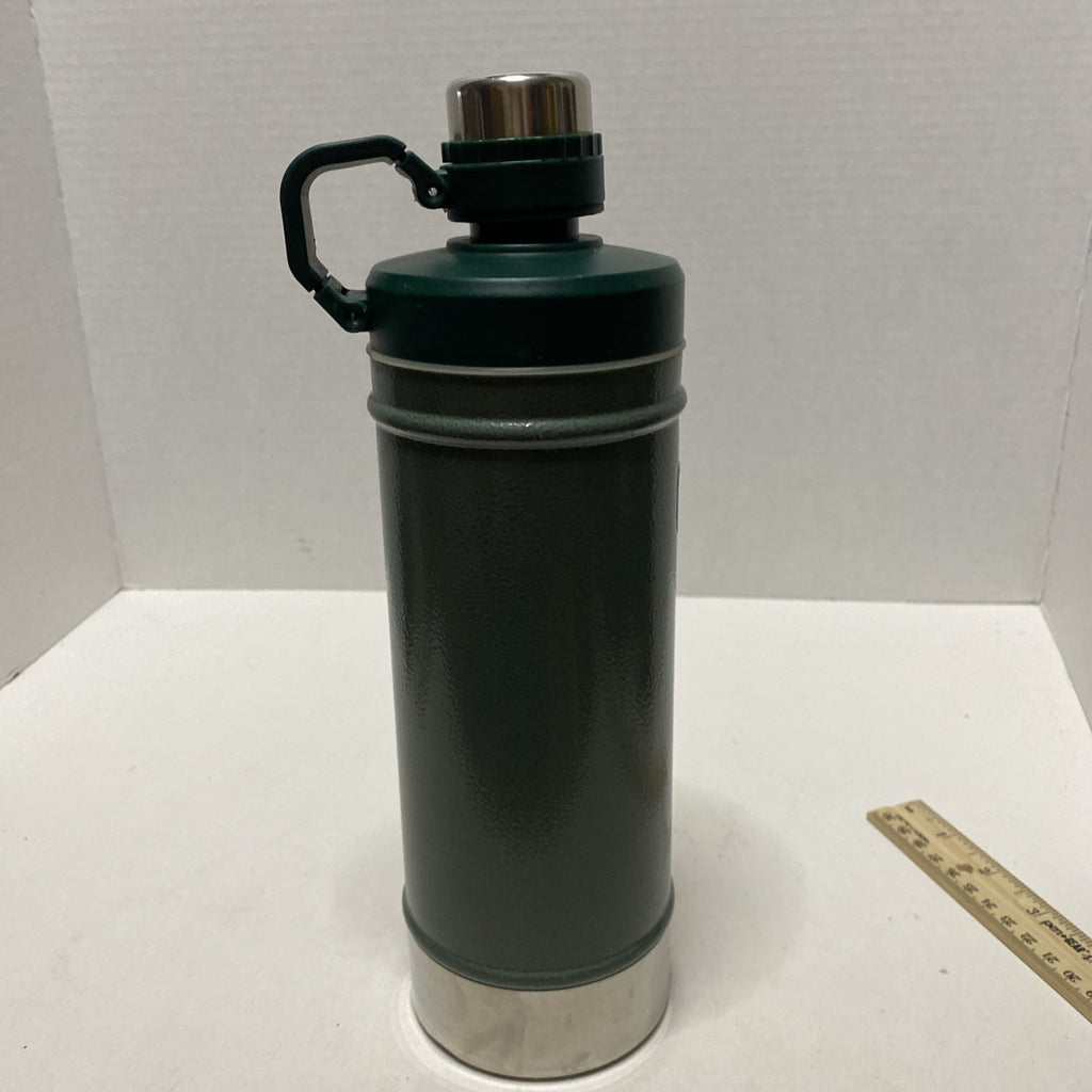 Stanley Classic Vacuum Insulated Bottle Thermos Green 21oz - Pre-Owned