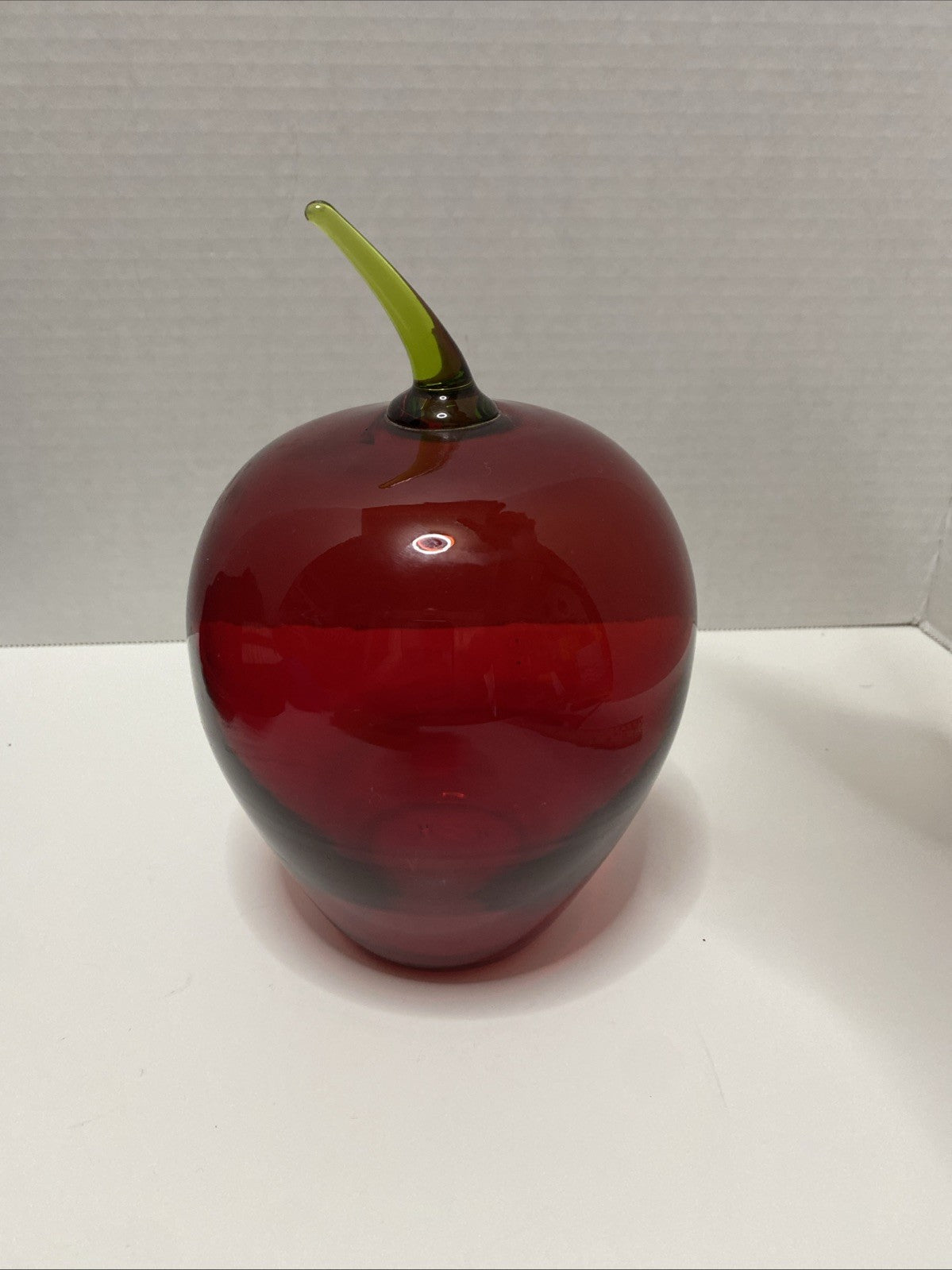 Beautiful Vintage Viking Art Glass Red Apple w/Green Stem 7"H
