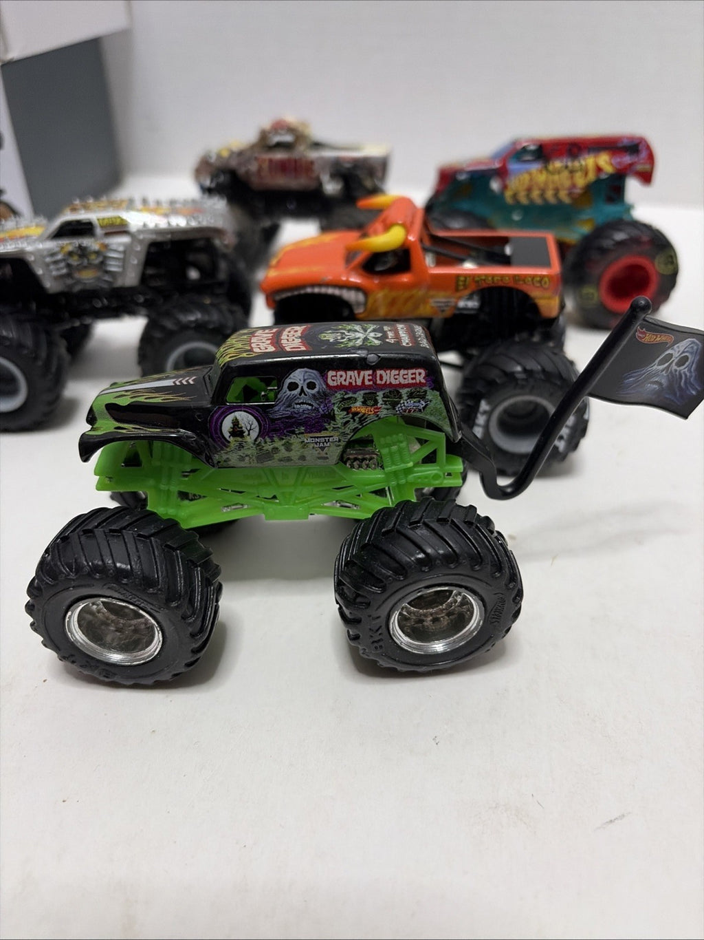 Monster Jam Lot Of 8 Diecast 1:64 Scale Monster Trucks