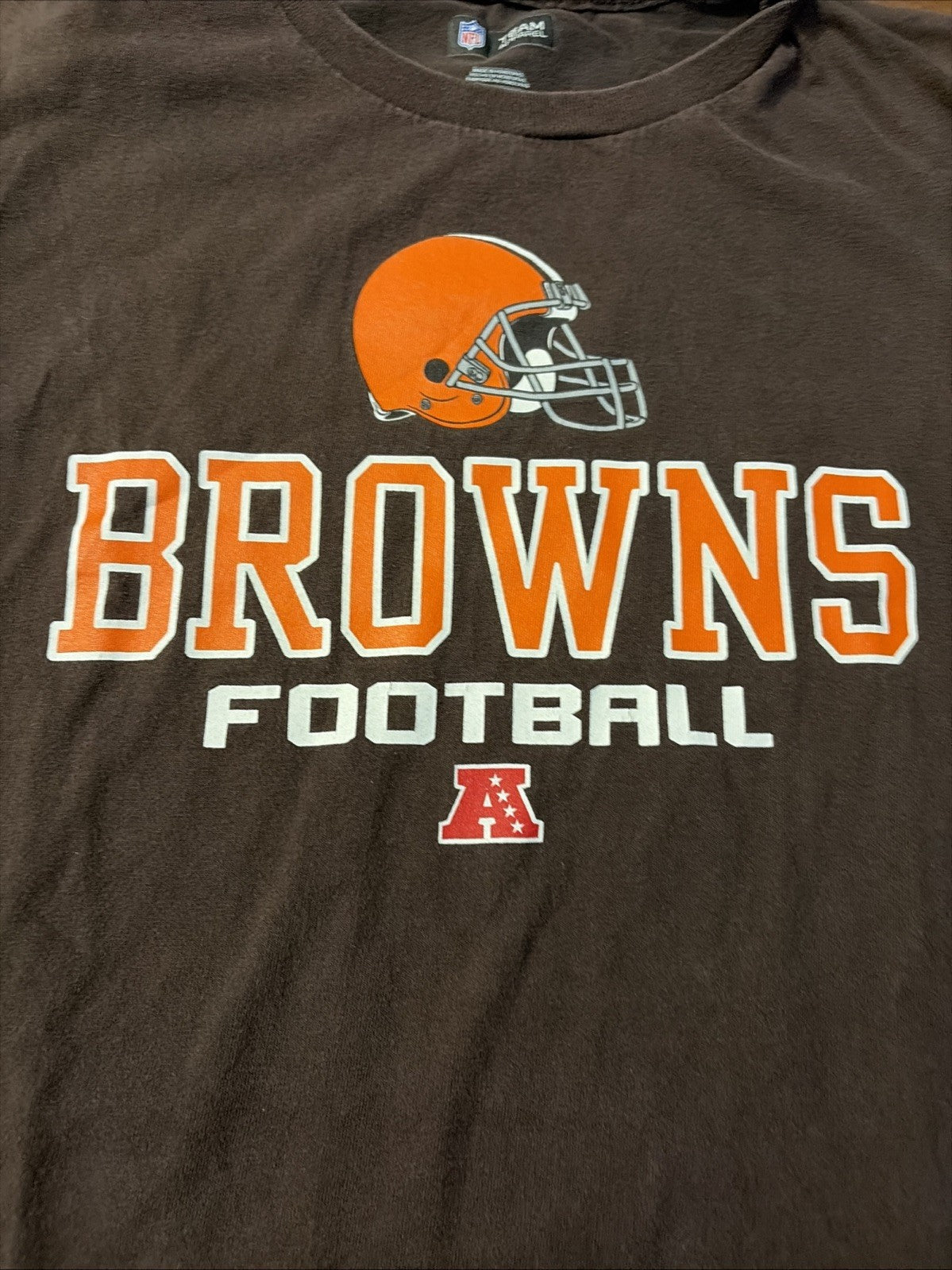 Vintage Men’s Medium Cleveland Browns Brown & Orange Cotton T-Shirt w/ Helmet
