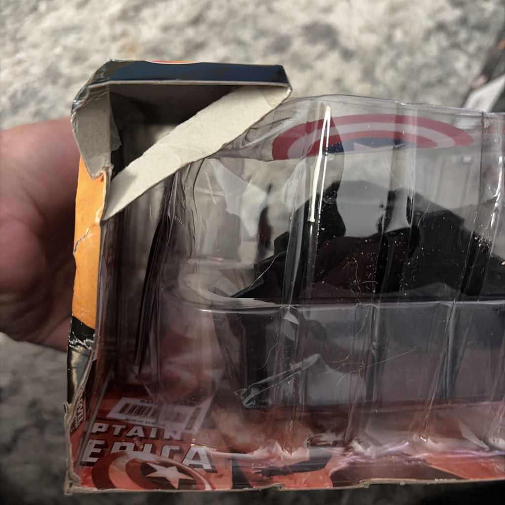 Marvel: Select: Captain America Figure New In Box, Box Is Damaged
