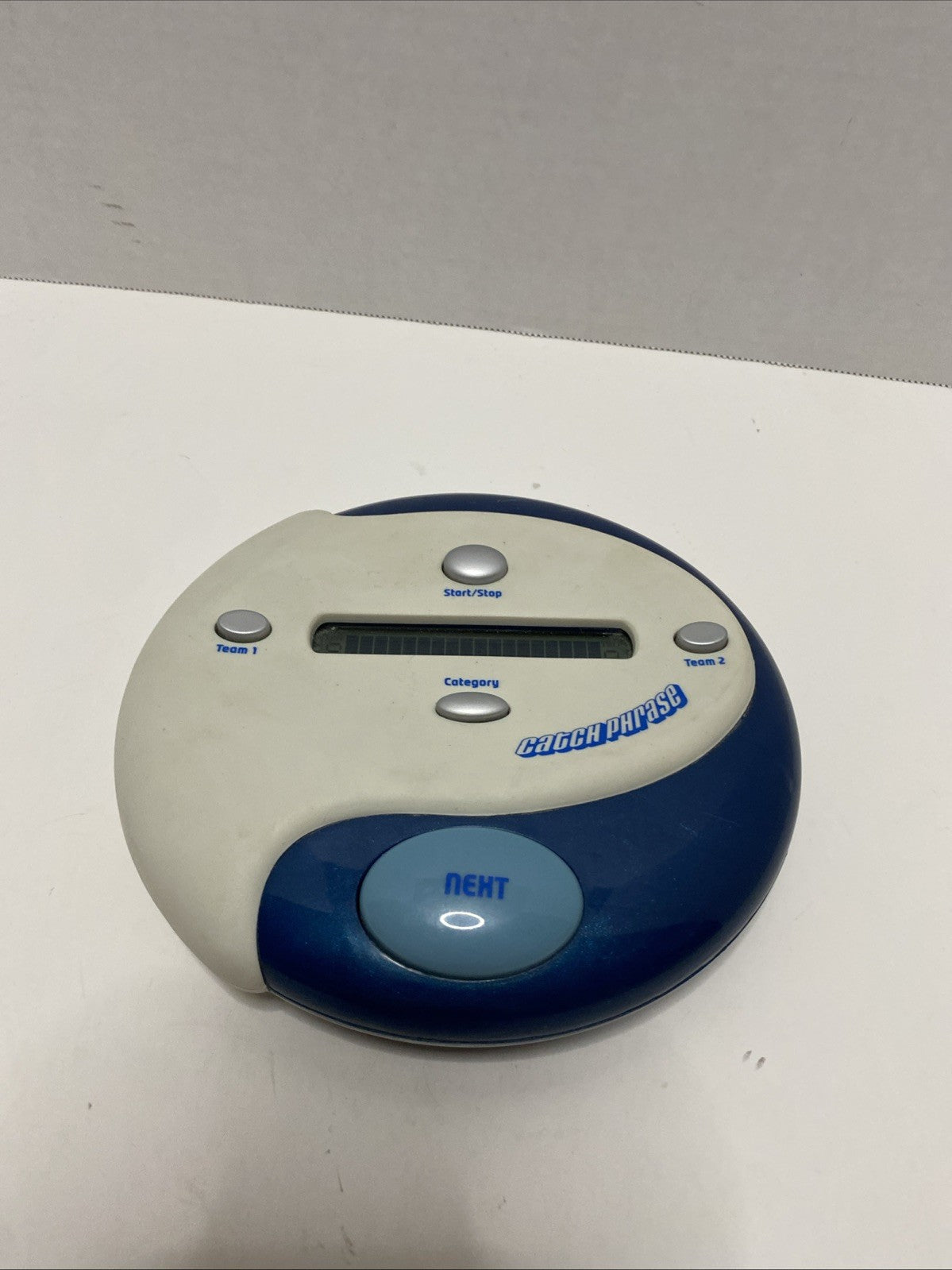 CATCH PHRASE by Parker Brothers Hasbro Electronic Party Game 2009 White Blue
