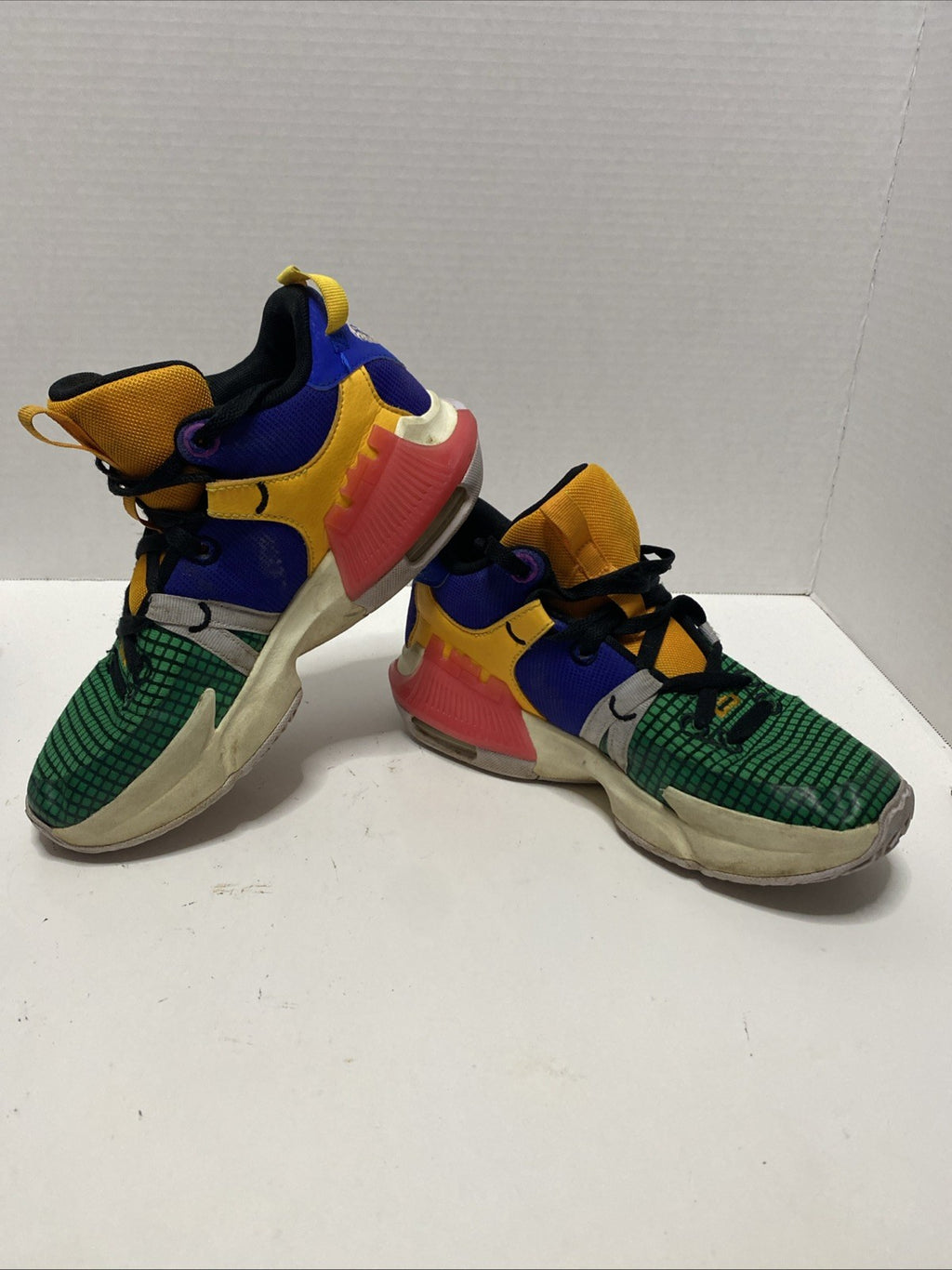 Nike Basketball Shoes Colorful Design Athletic Sneakers Kids 4.5 Y