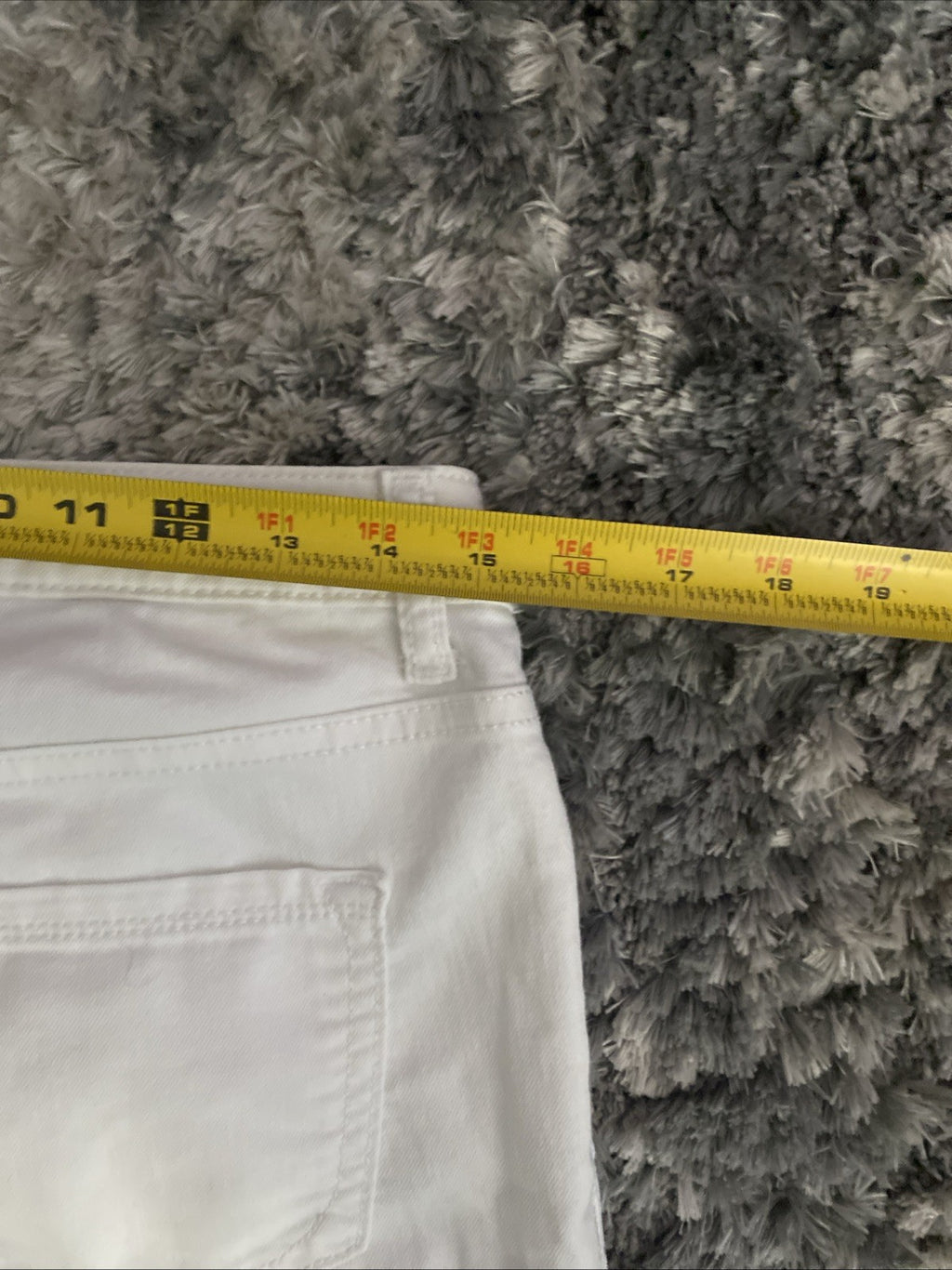 Apt. 9 Womens Size 4 Mid Rise Capri Light Wash White Denim Jeans