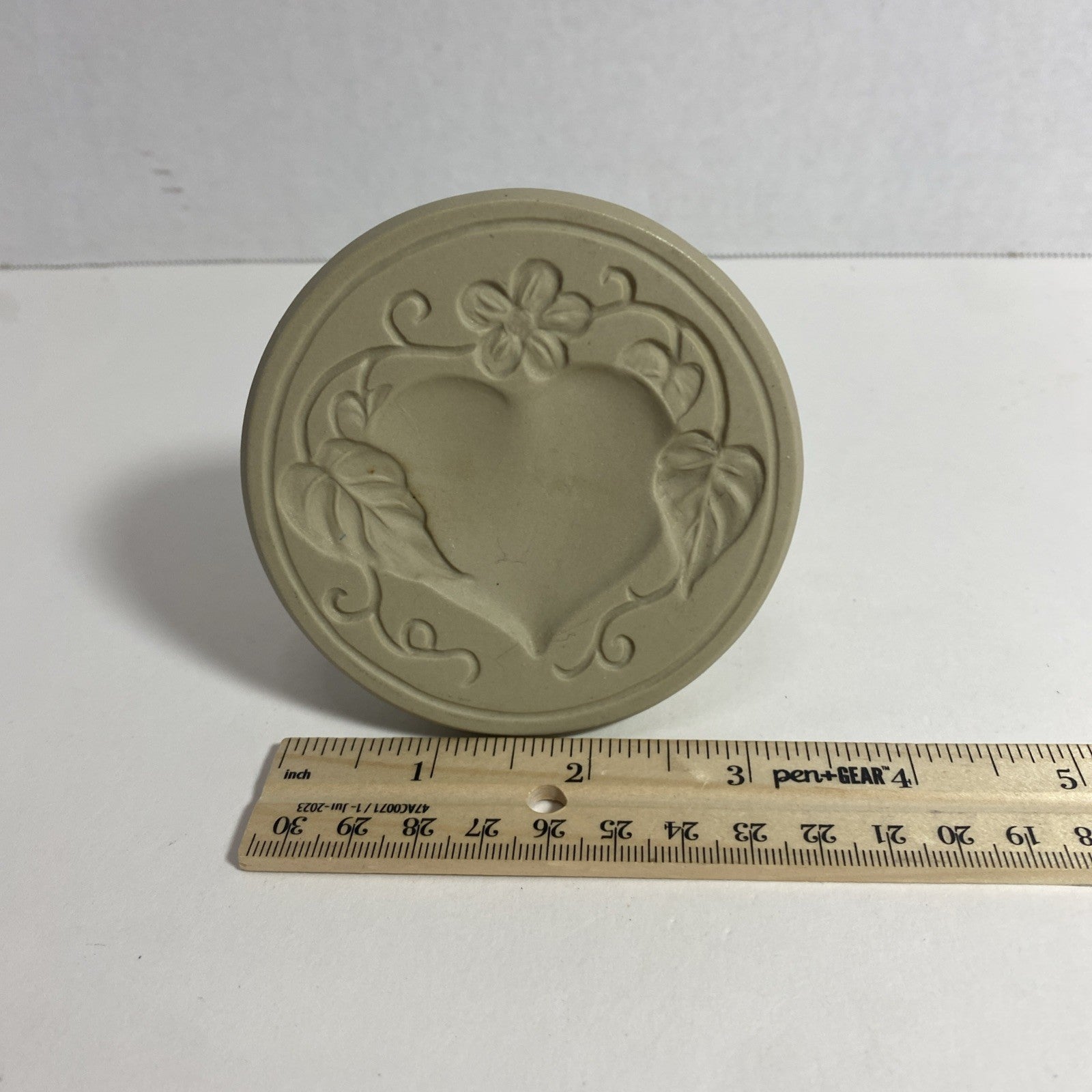 Brown bag art 1998 hearts and flowers No57 cookie press stamp