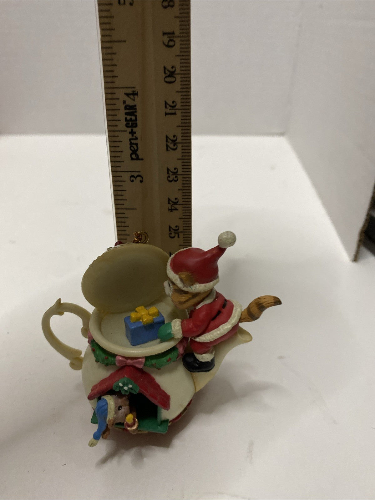 Vintage Lustre Fame Santa Cat & Mouse In a Teapot Christmas Ornament 1995 2.5”