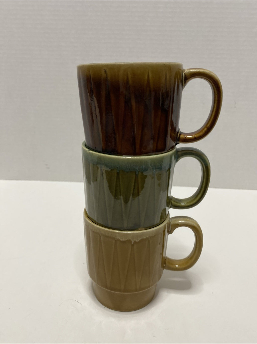 Vntg Stacking Coffee Mug Set of 3