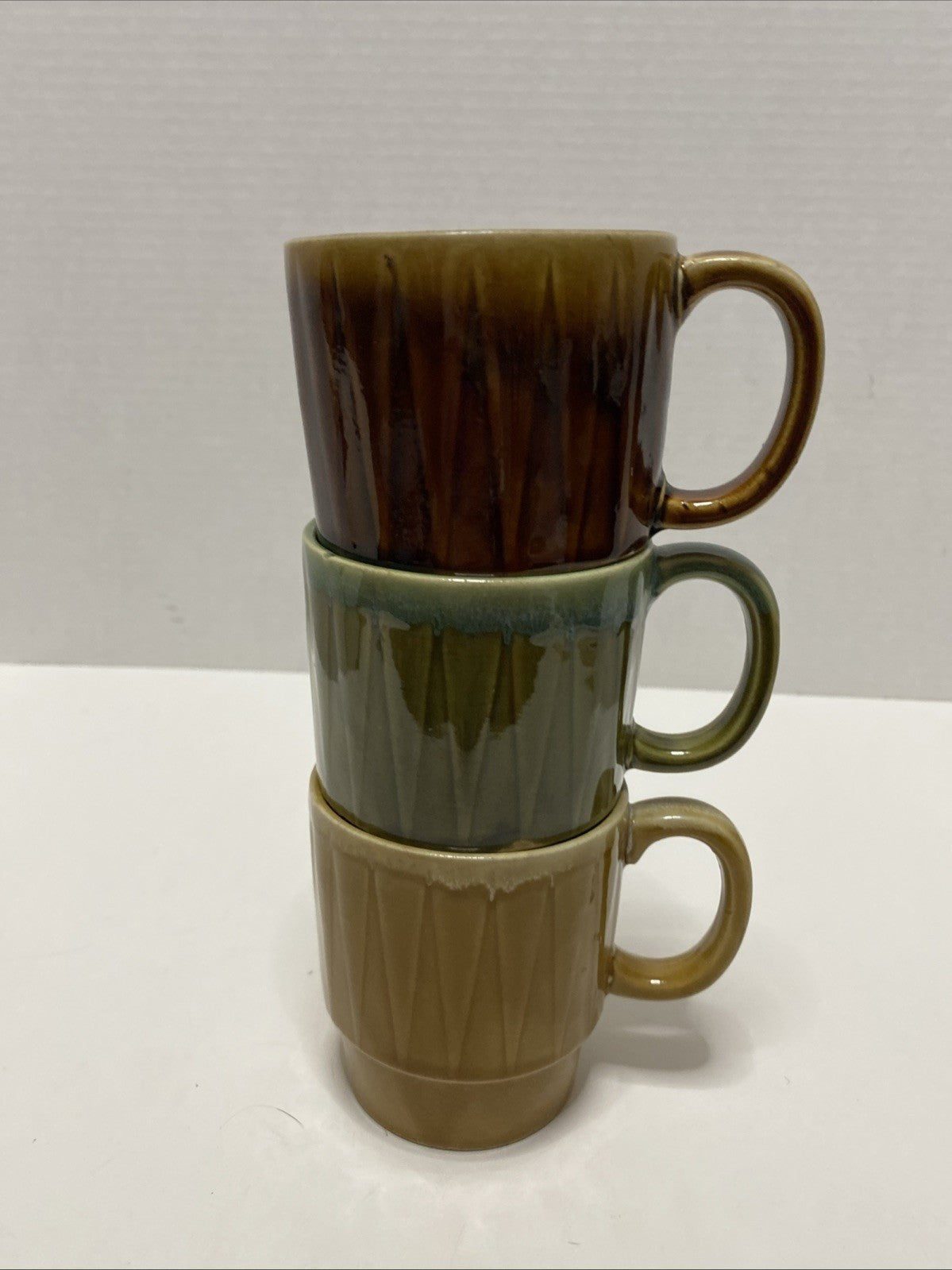 Vntg Stacking Coffee Mug Set of 3