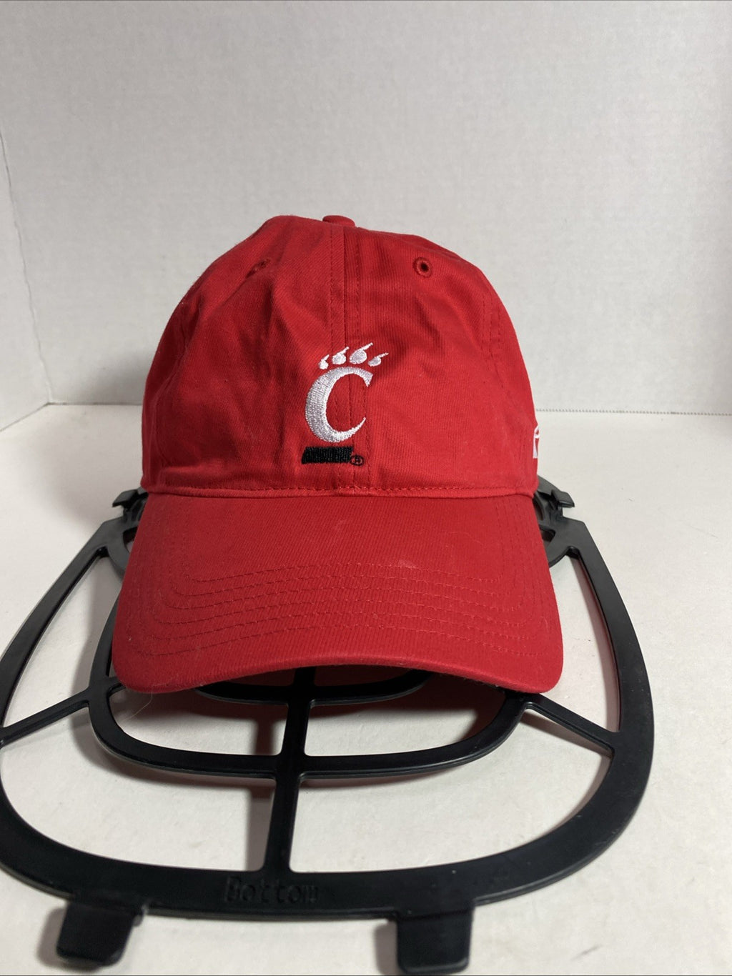 Under Armour Cincinnati Bearcats Adjustable Strap Red Hat