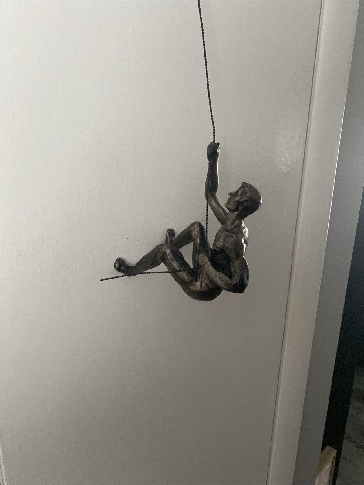 Modern Hanging Wall Figurines 'The Alpinist', Retro Stylish Resin Statue