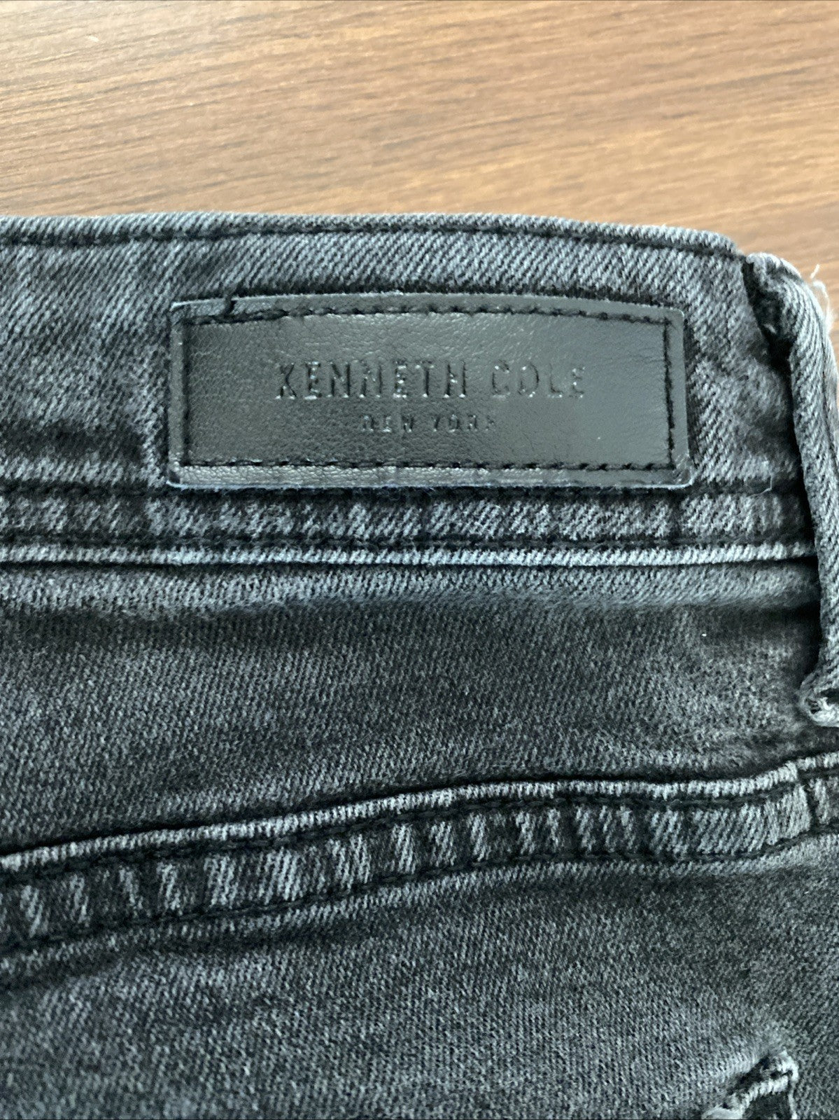 Kenneth Cole Men’s Size 32 X 30 Black Denim Slim Fit Jeans READ