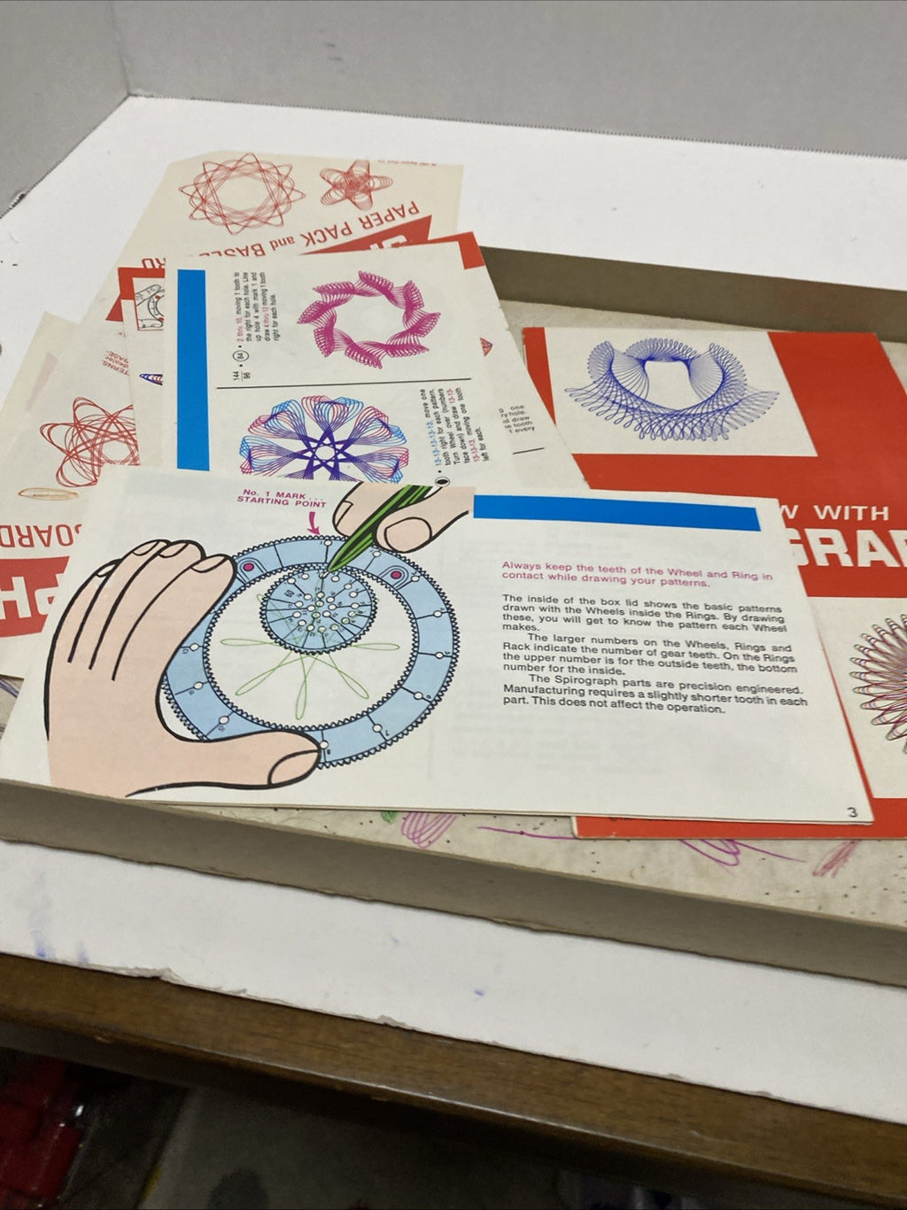 Vintage Kenner Spirograph Set Toys Drawing Graphics - No Pens -missing 1 Wheel
