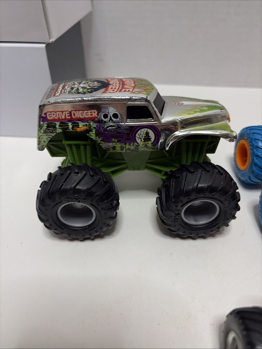 Monster Jam Lot Of 6 Diecast 1:64 Scale Monster Trucks