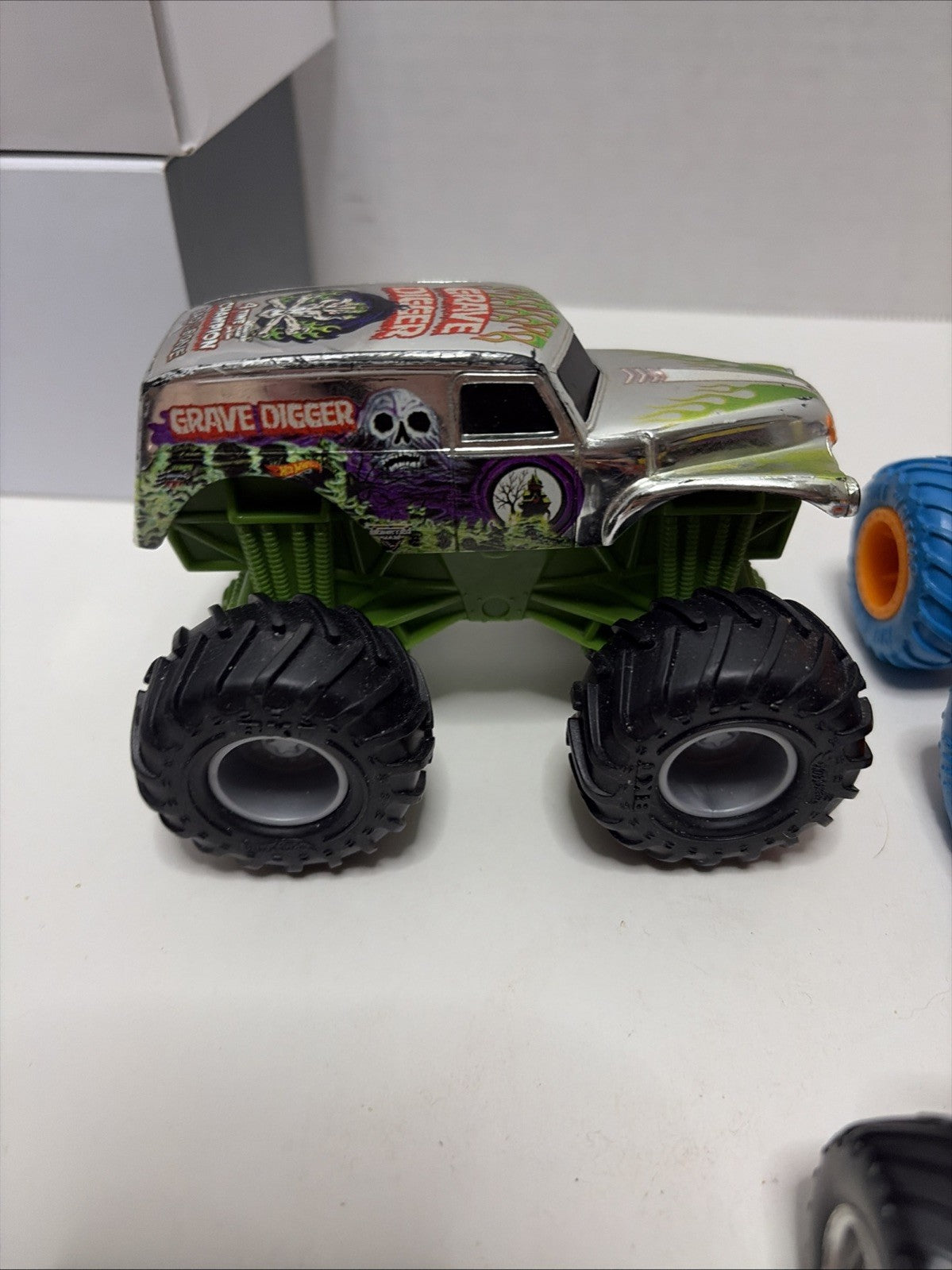 Monster Jam Lot Of 6 Diecast 1:64 Scale Monster Trucks