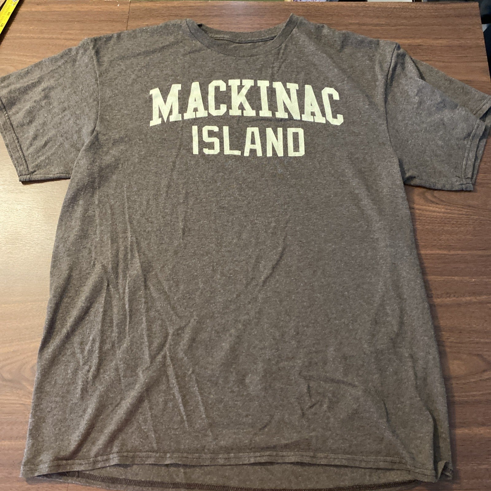 Artesian’s large T-shirt Mackinac Island is short sleeve shirt