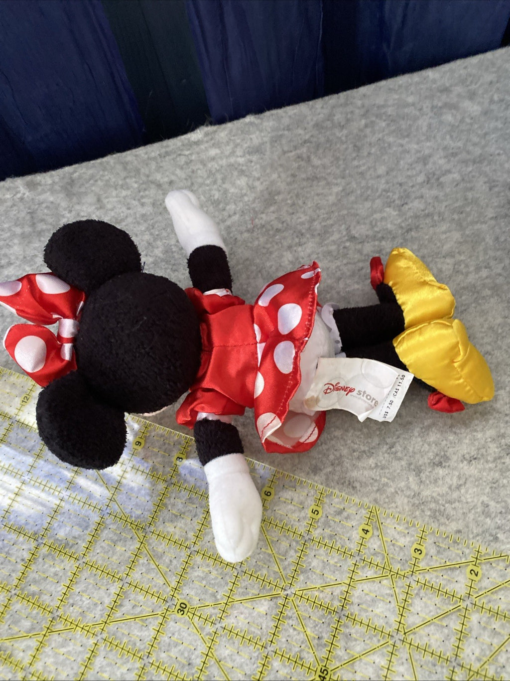 Disney Minnie Mouse 9" beanie plush