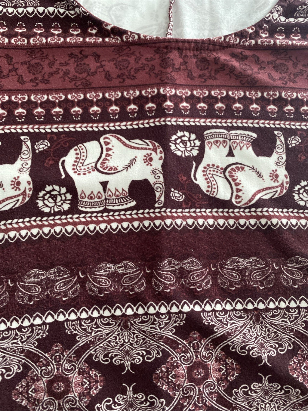 Rue 21 women’s medium long sleeve long T-shirt elephant pattern