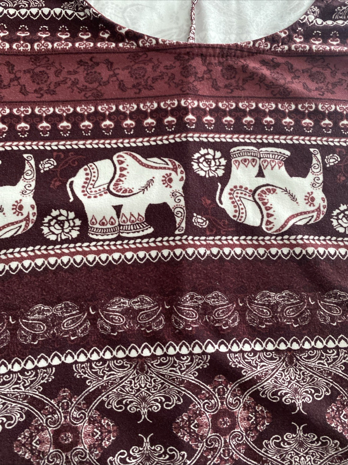 Rue 21 women’s medium long sleeve long T-shirt elephant pattern