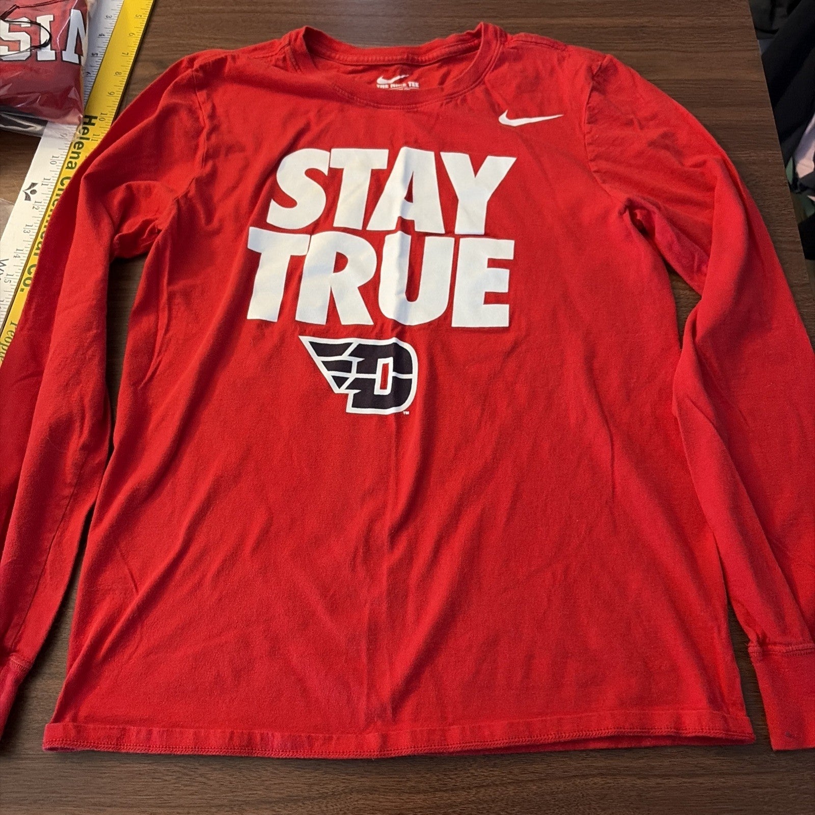 Nike Long Sleeve T-Shirt Adult Small Stay True Dayton Flyers
