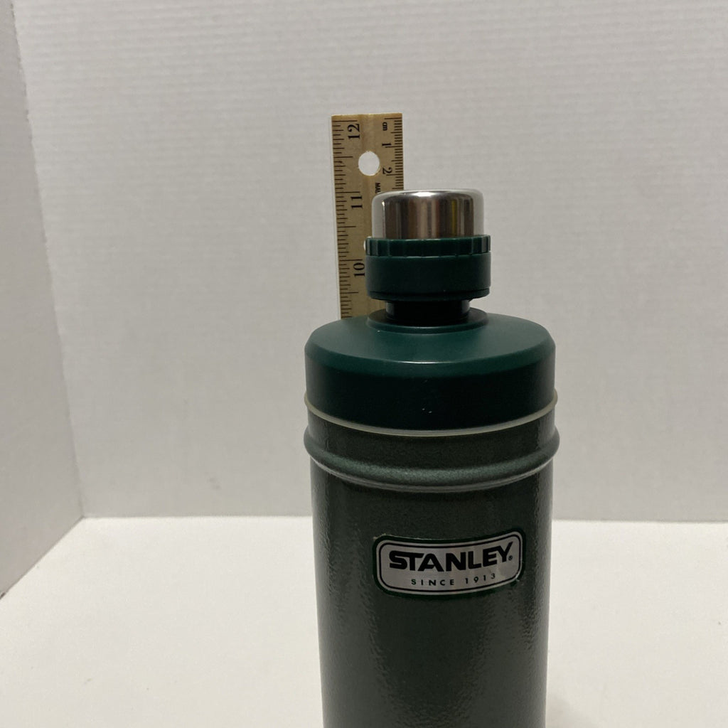 Stanley Classic Vacuum Insulated Bottle Thermos Green 21oz - Pre-Owned