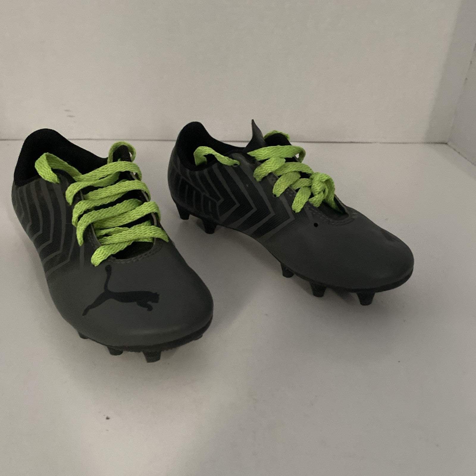 Puma Speedcat Kids Size 13 Soccer Cleats