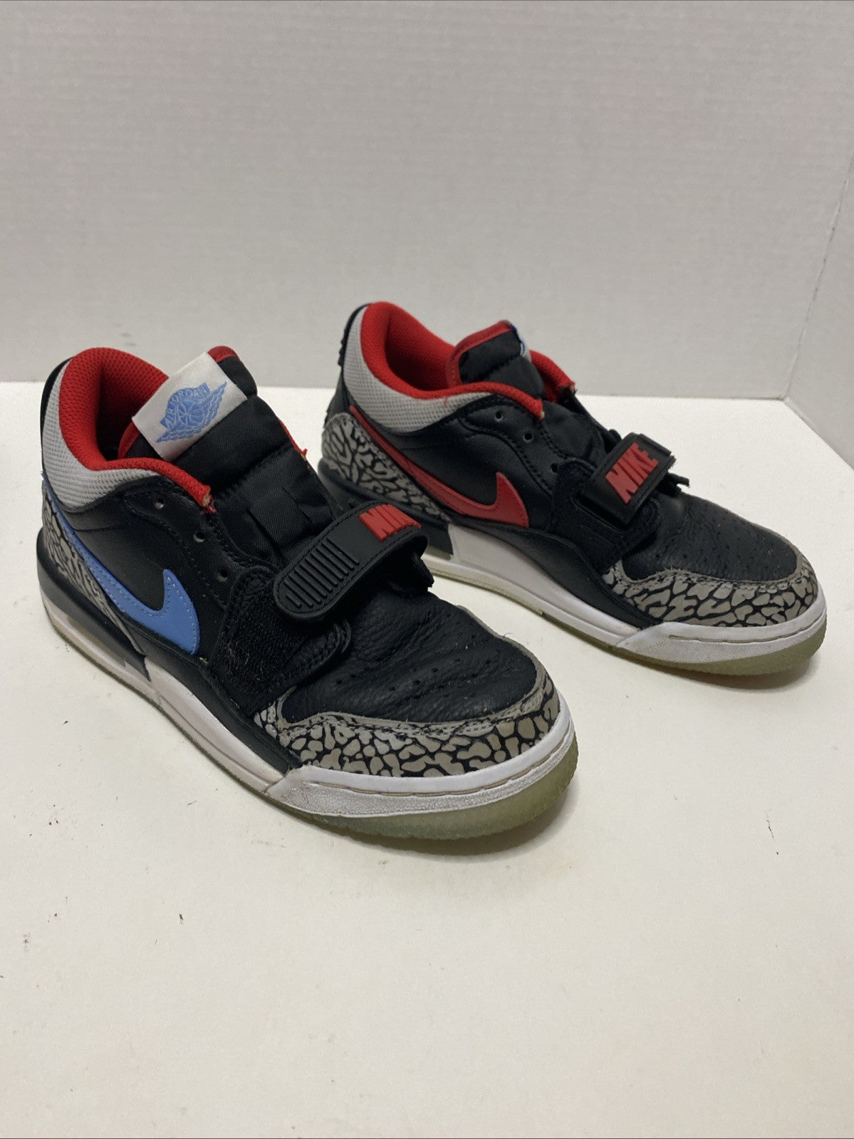 Nike Boys Air Jordan Legacy 312  Black Basketball Shoes Sneakers 4Y No Laces