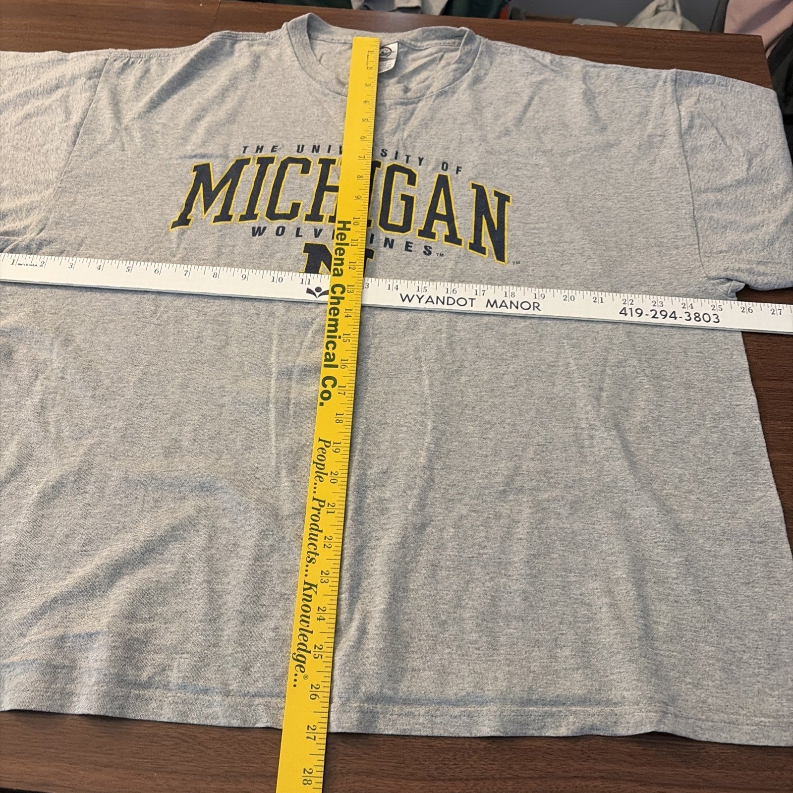 Men’s 2XL University Of Michigan Wolverine Short Sleeve Gray T-Shirt