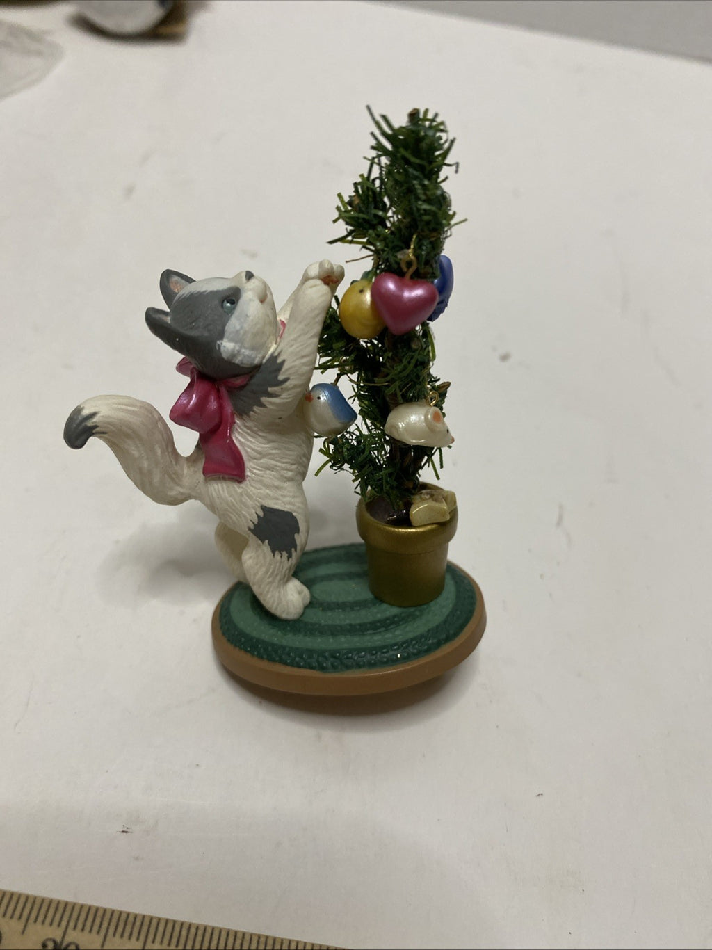 Hallmark  Mischievous Kittens Clip-On  2004 Ornament