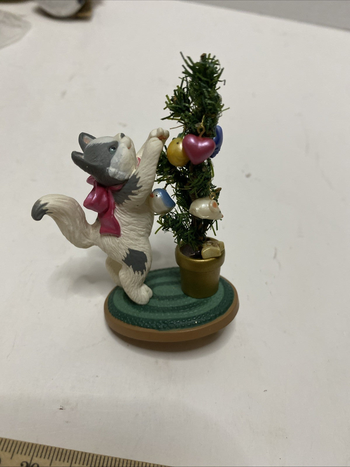 Hallmark  Mischievous Kittens Clip-On  2004 Ornament