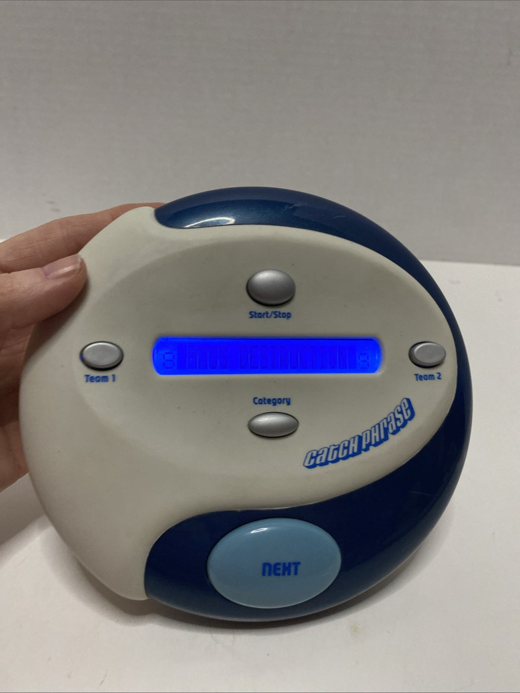 CATCH PHRASE by Parker Brothers Hasbro Electronic Party Game 2009 White Blue