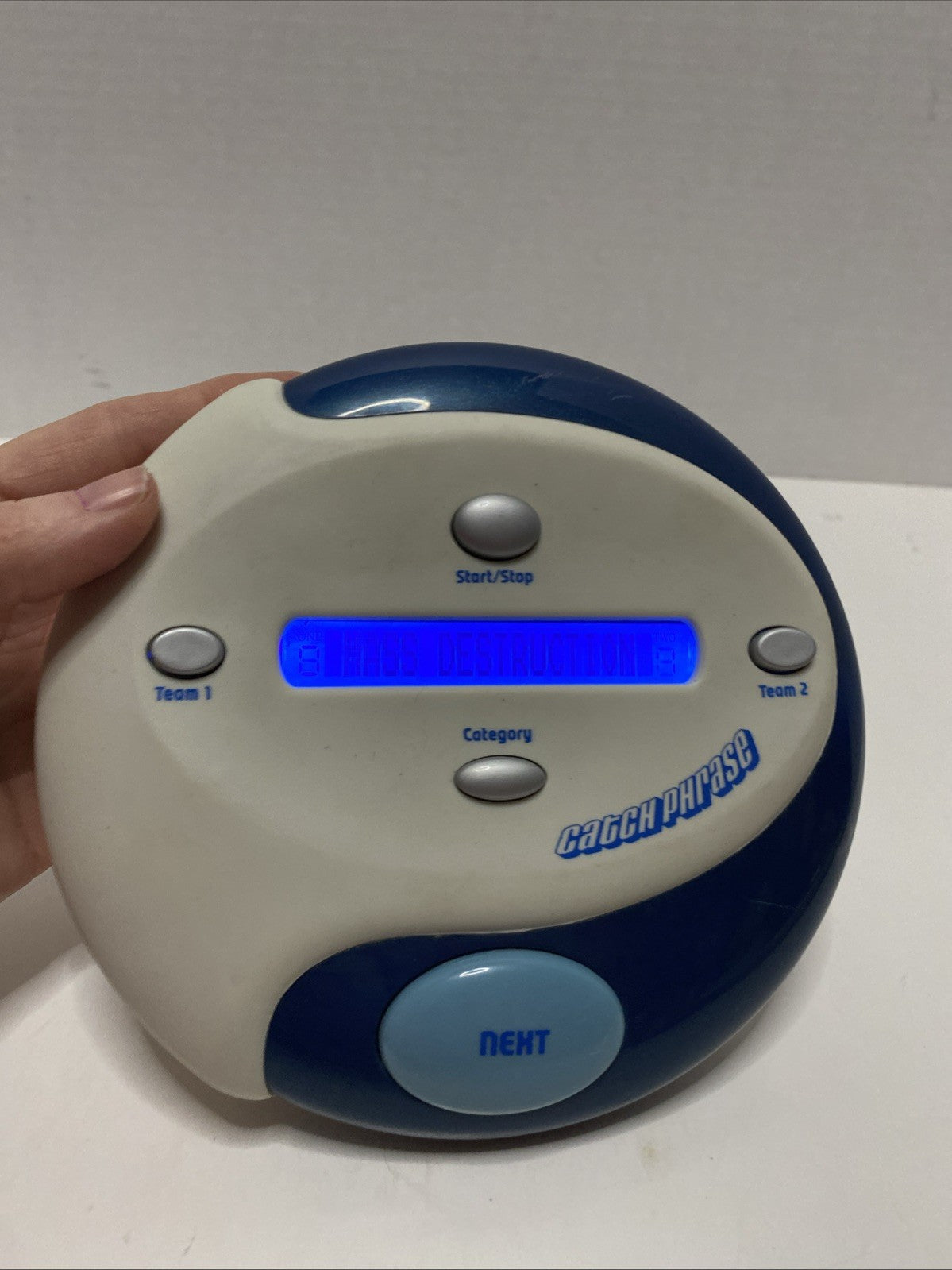 CATCH PHRASE by Parker Brothers Hasbro Electronic Party Game 2009 White Blue