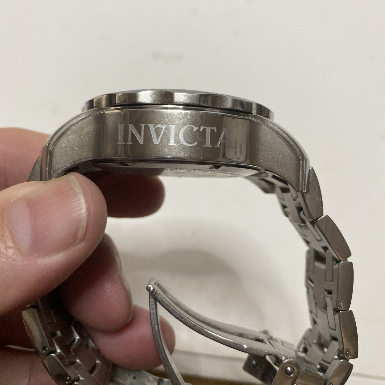 Invicta Pro Diver Men's Watch Model No. 0069. New Battery, No Box.