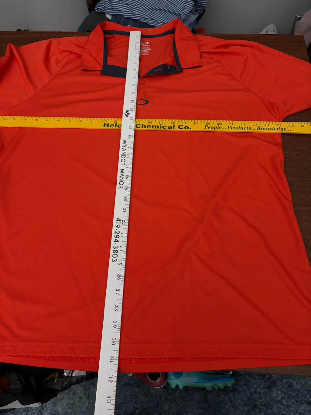 Oakley 2XL men’s orange golf shirt