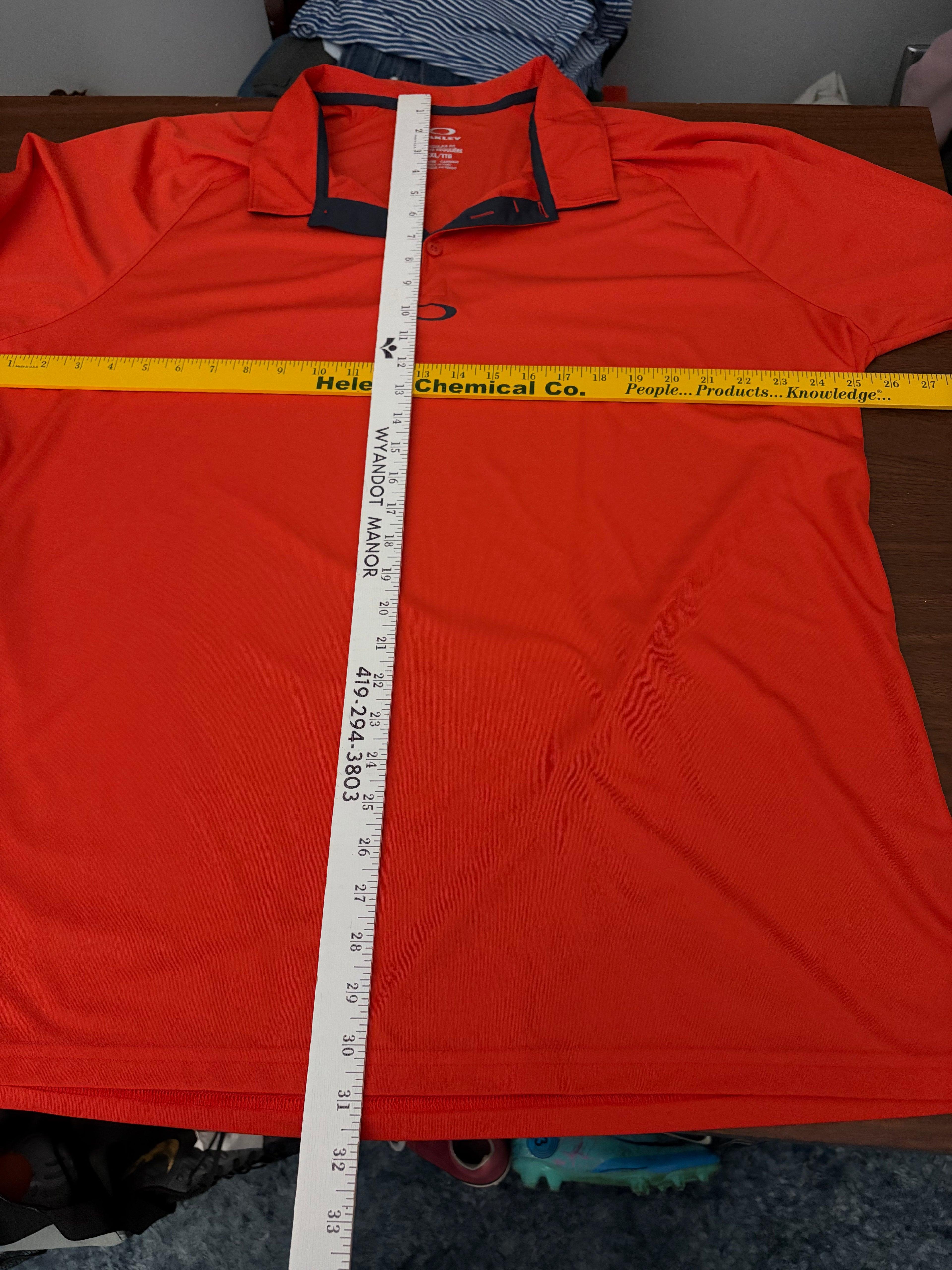 Oakley 2XL men’s orange golf shirt