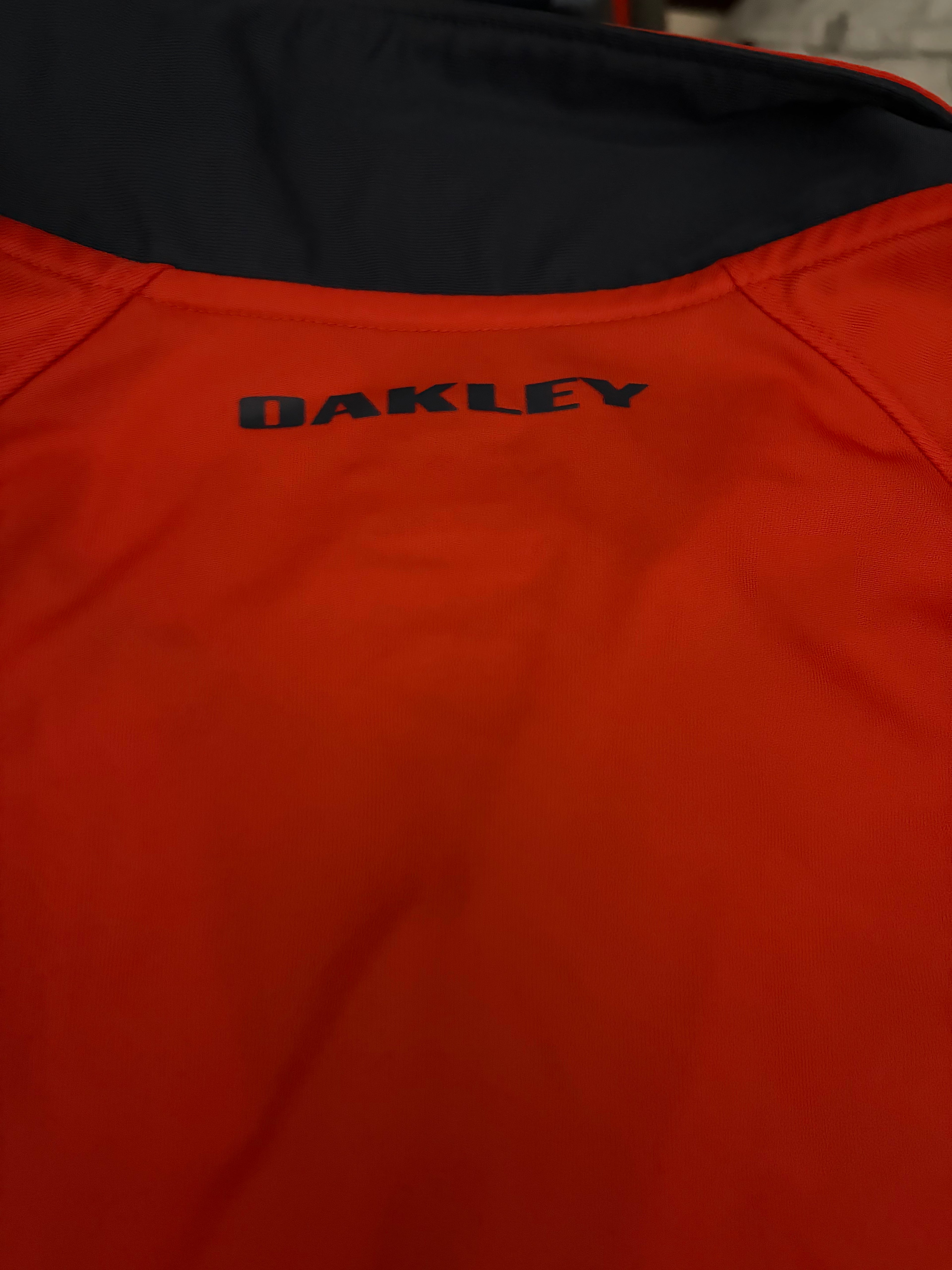 Oakley 2XL men’s orange golf shirt